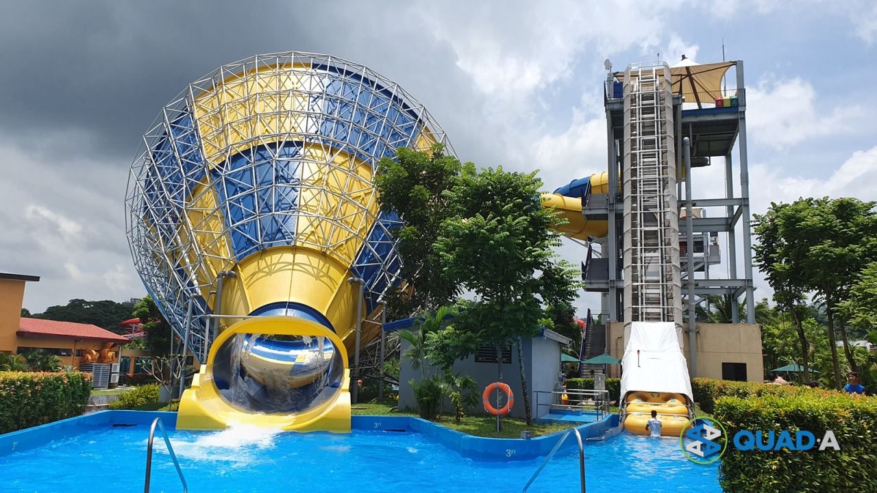 Aqua Planet Tornado slide