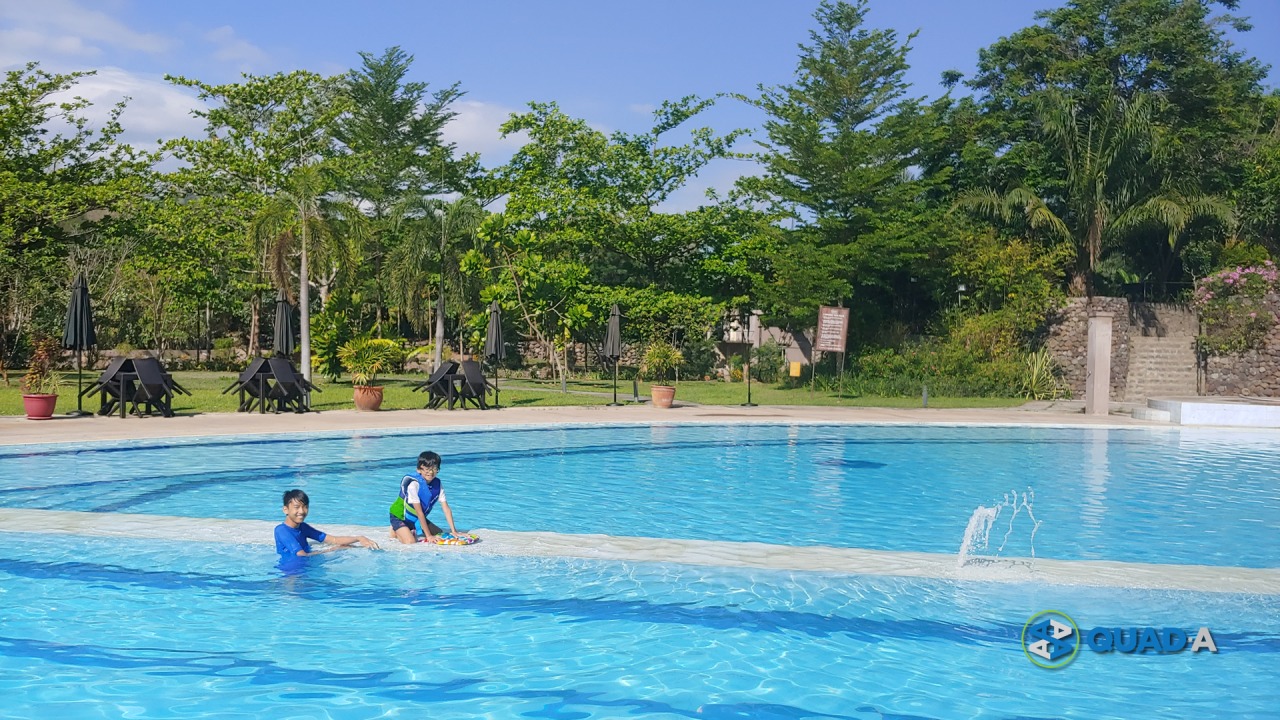 Green Canyon Swimming Pool 