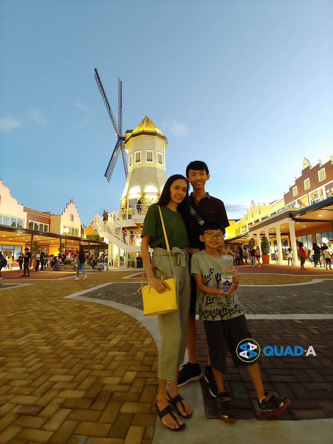 Acienda designer outlet windmill