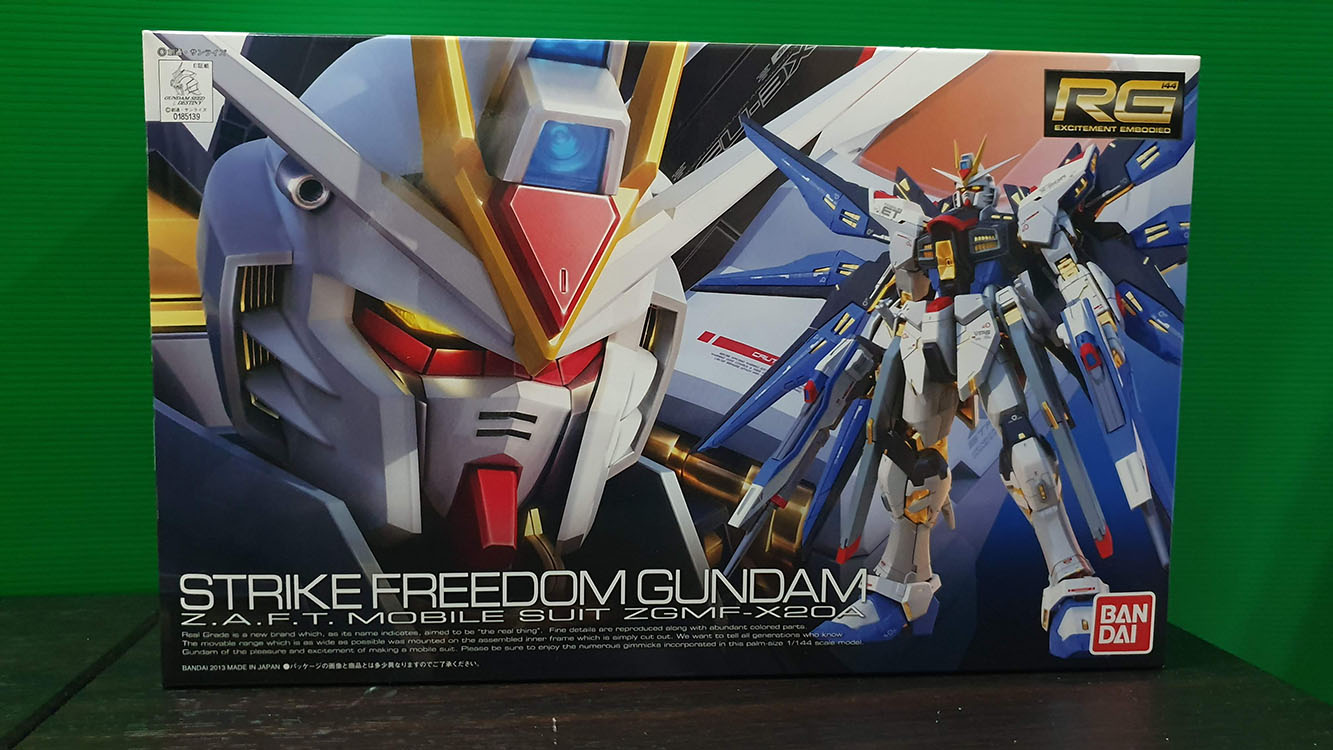 Strike Freedom Gundam RG Box