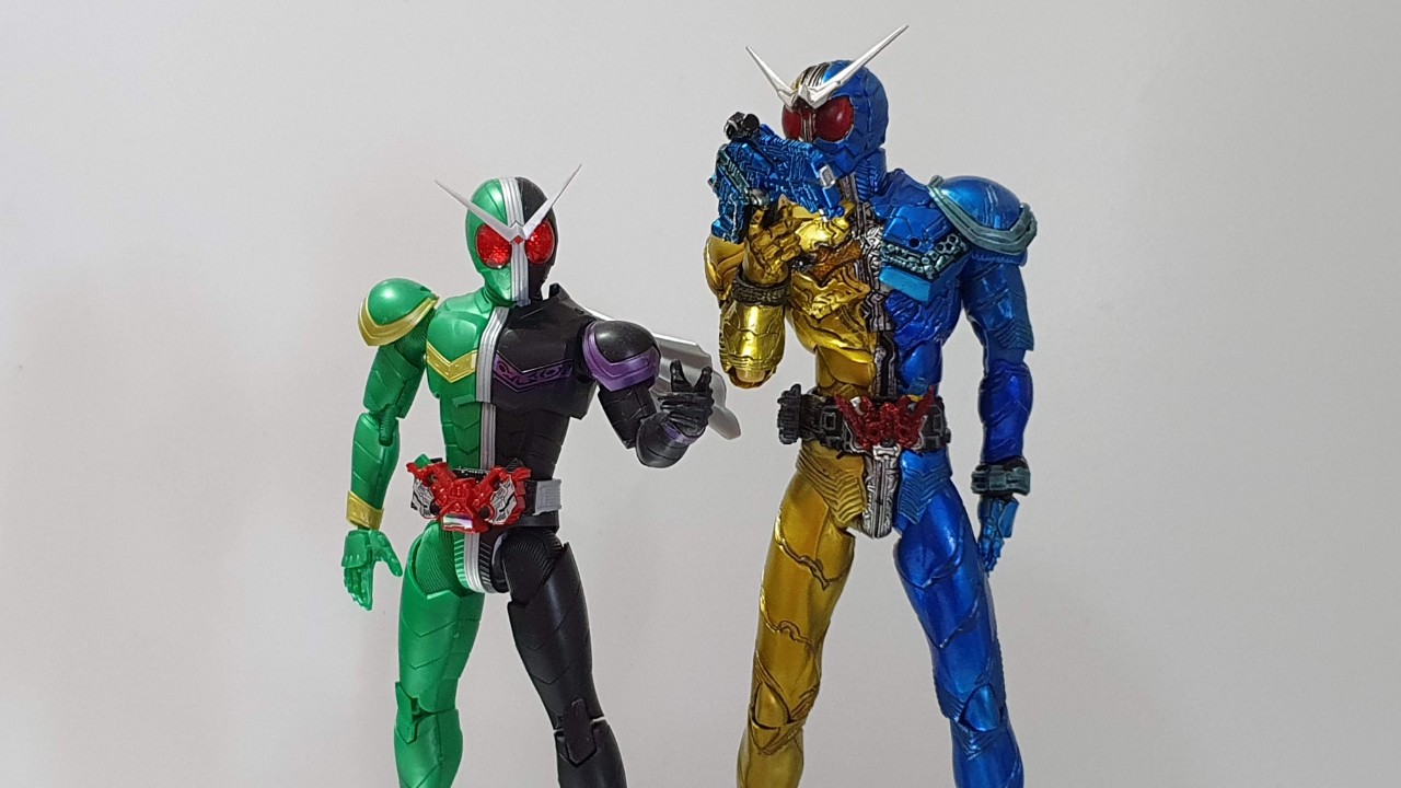 Kamen Rider W model comparison between Figure-rise Model kit and SIC figure