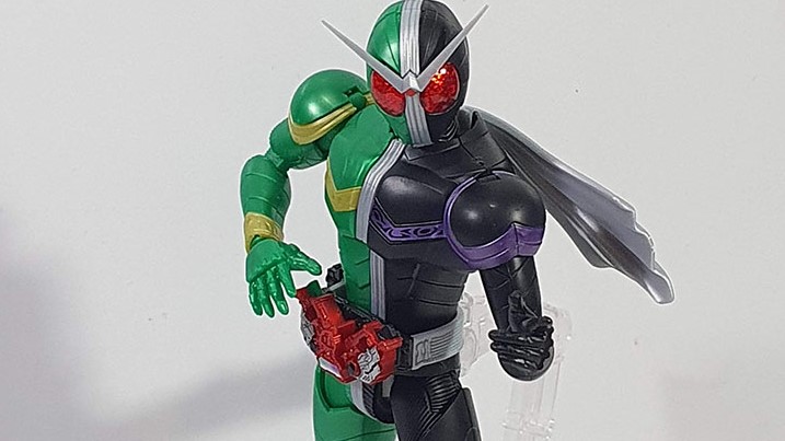 Figure Rise Double Cyclone Joker: Top shot